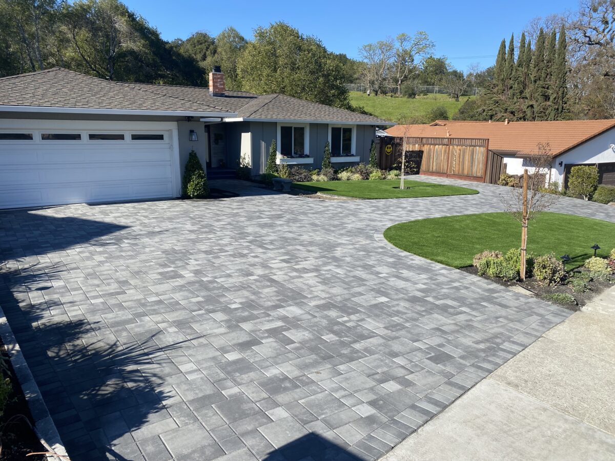 Calstone Mission Paving Stone Driveway With Tiger Turf - FG Pavers and Turf