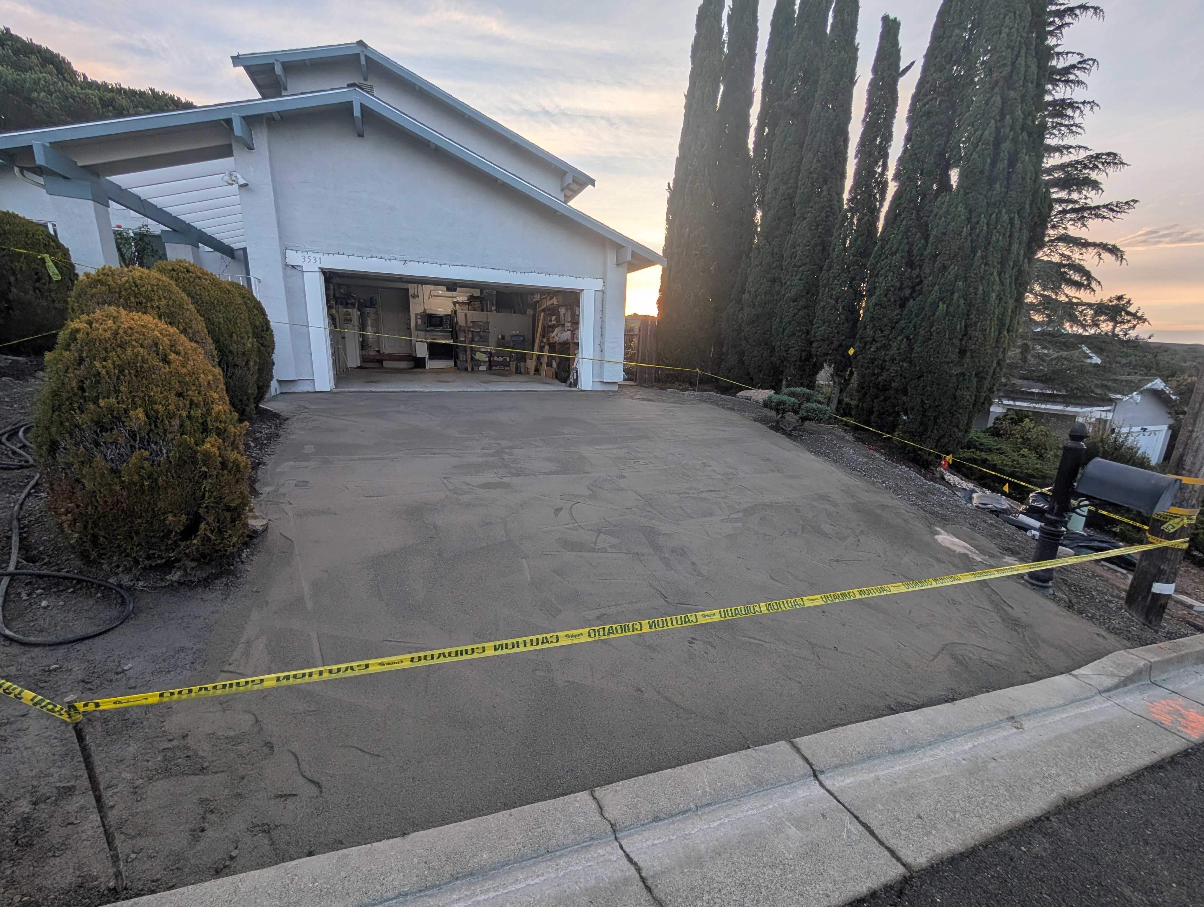 fg-pavers-and-turf-hayward-driveway-walkway-lighting-progress-27.jpg Driveway curve — progress detail