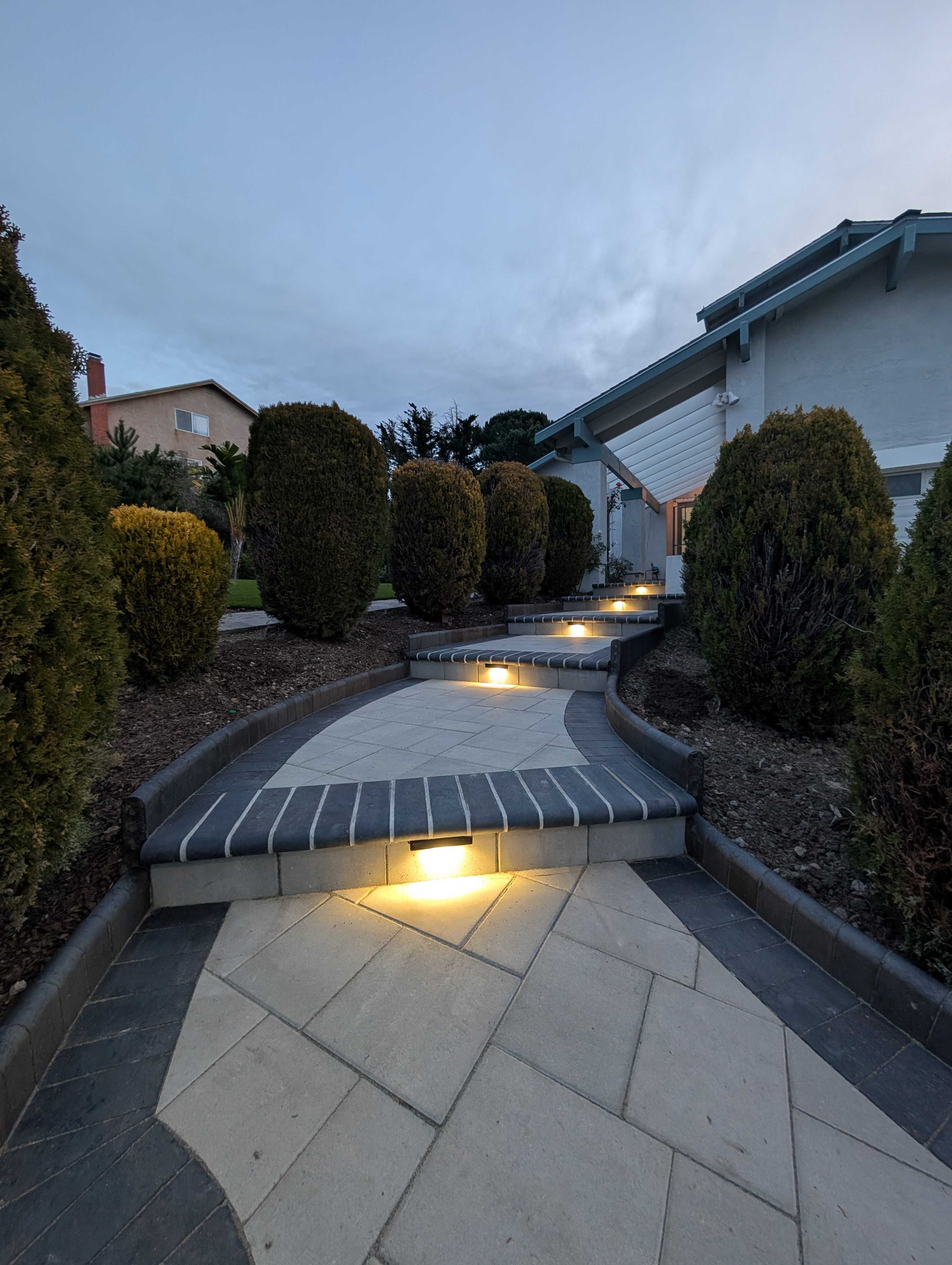 fg-pavers-and-turf-hayward-driveway-walkway-lighting-progress-75.jpg Curved bullnose steps — progress