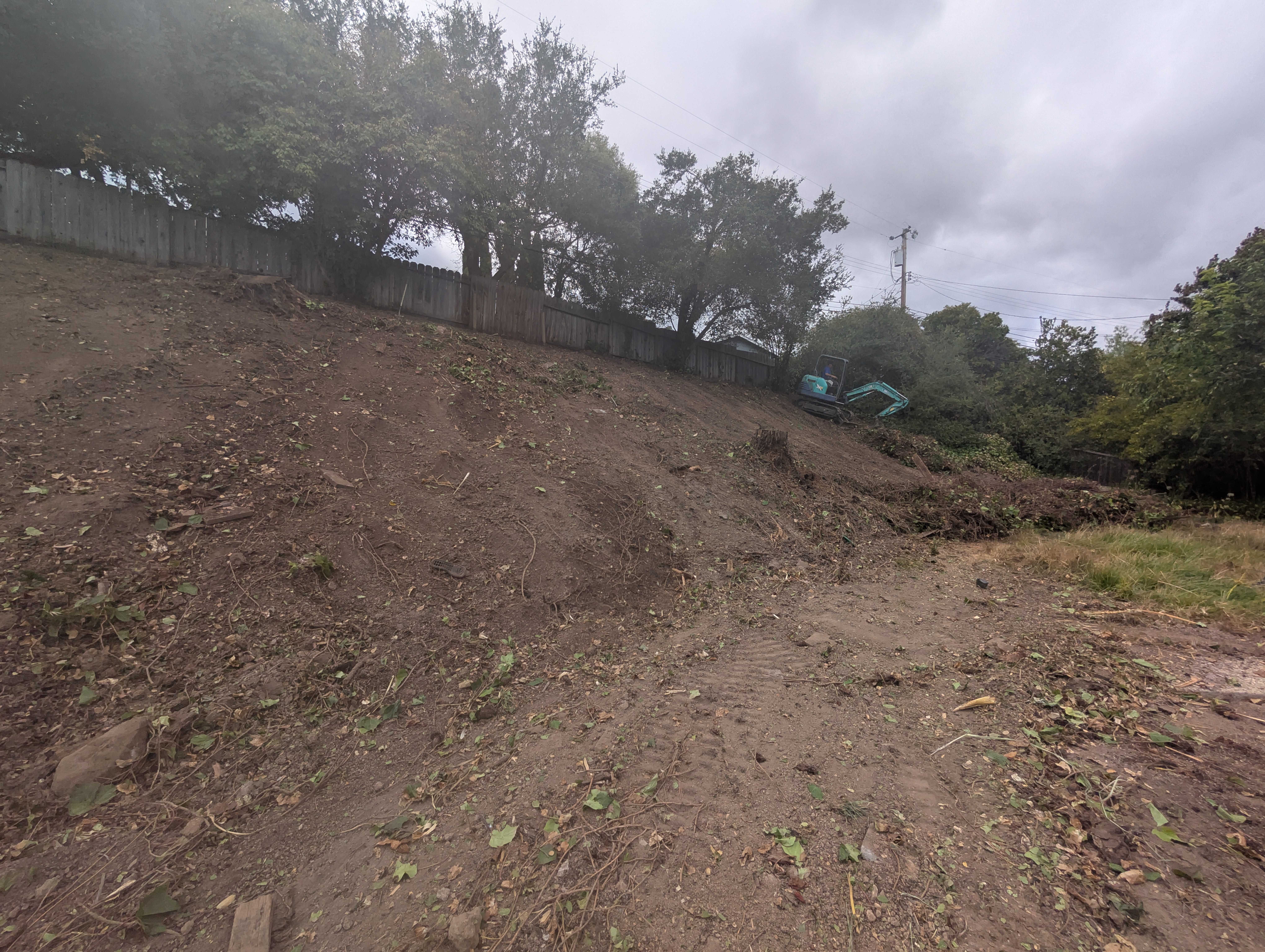 fg-pavers-and-turf-san-jose-retaining-walls-pavers-lighting-progress-04.jpg PXL_20250910_175820552.jpg