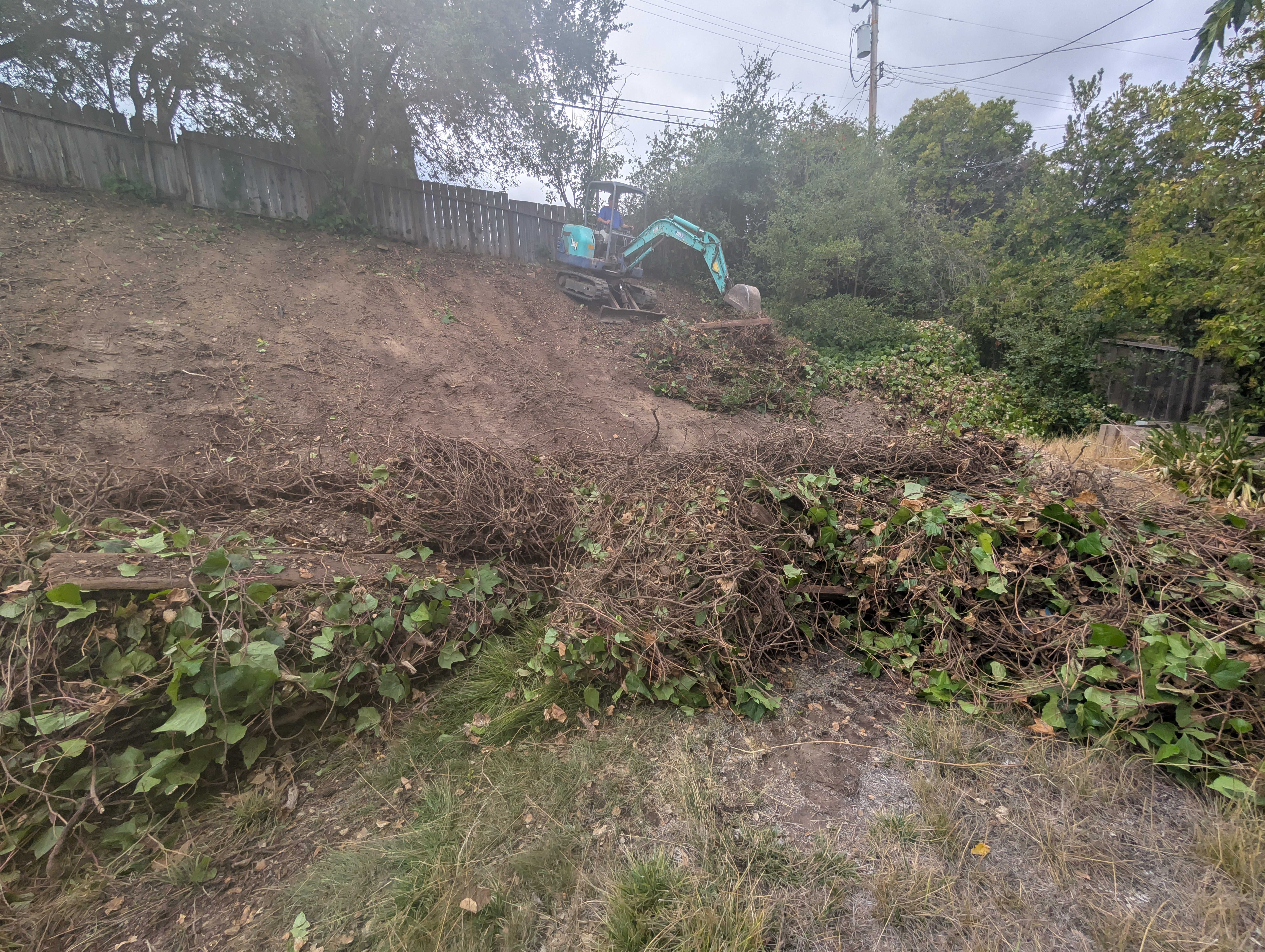 fg-pavers-and-turf-san-jose-retaining-walls-pavers-lighting-progress-05.jpg PXL_20250910_175835995.jpg